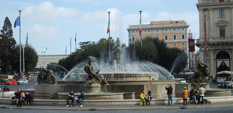 Piazza Esedra -autore- Leonardo Buluggiu.