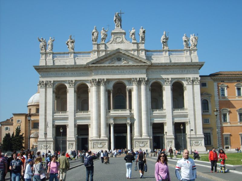San Giovanni - Basilica Esterna -autore- Leonardo Buluggiu.